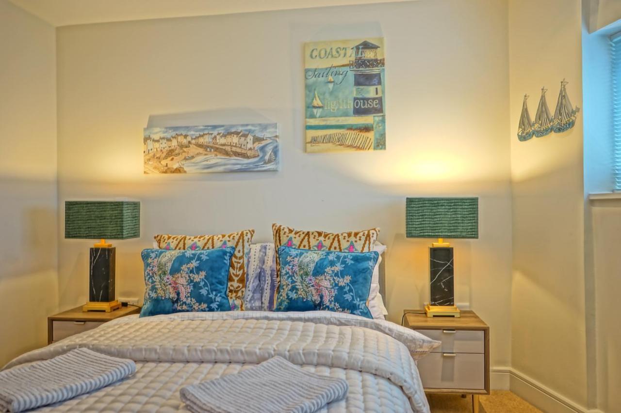 Apartamento Beach On The Doorstep Meridian Tower Marina Swansea Exterior foto