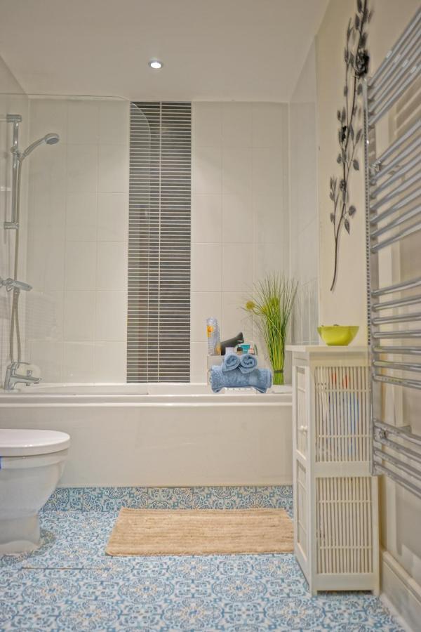 Apartamento Beach On The Doorstep Meridian Tower Marina Swansea Exterior foto
