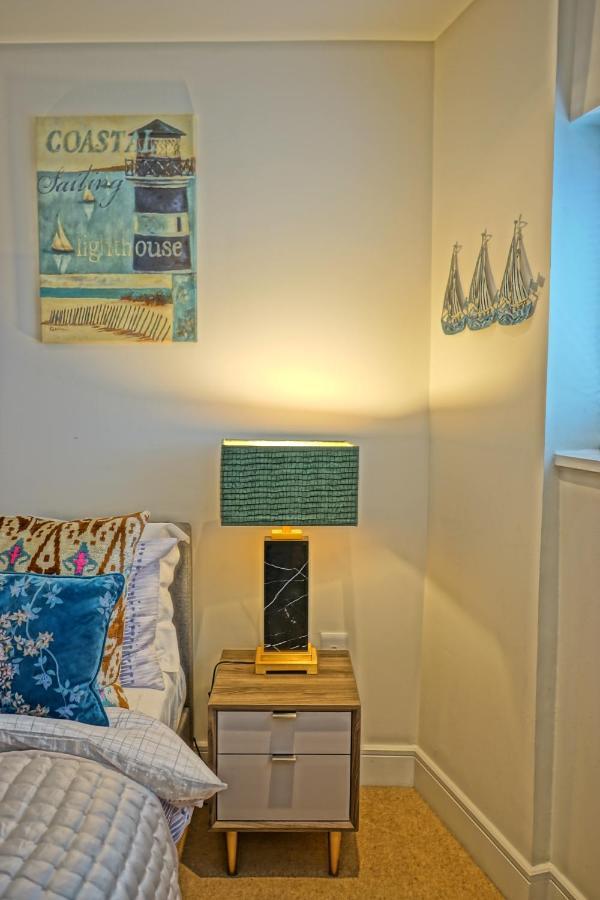 Apartamento Beach On The Doorstep Meridian Tower Marina Swansea Exterior foto